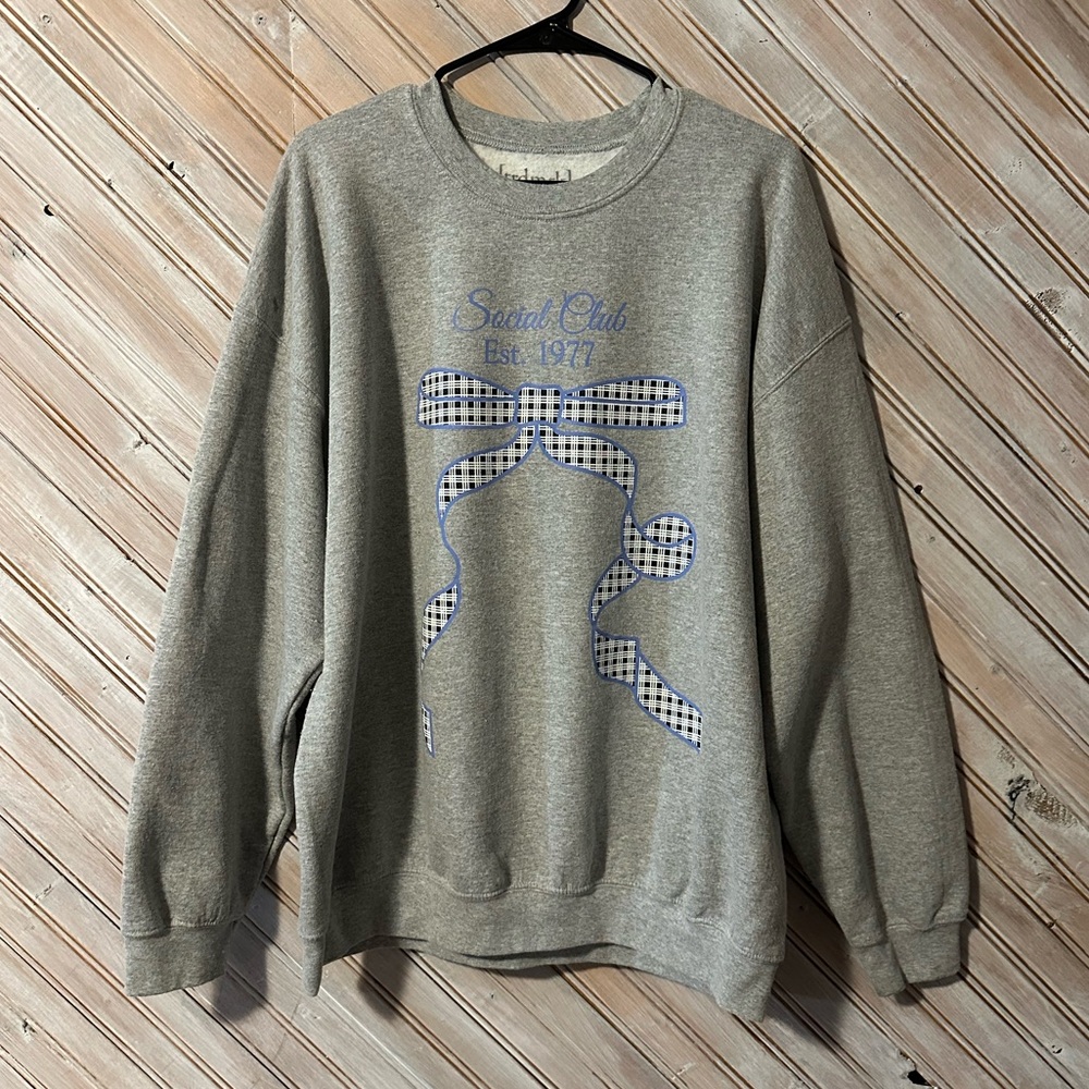 trdmrk Pullover Sweatshirt Blue Plaid Bow Social Club 1977 Oversized Sweater